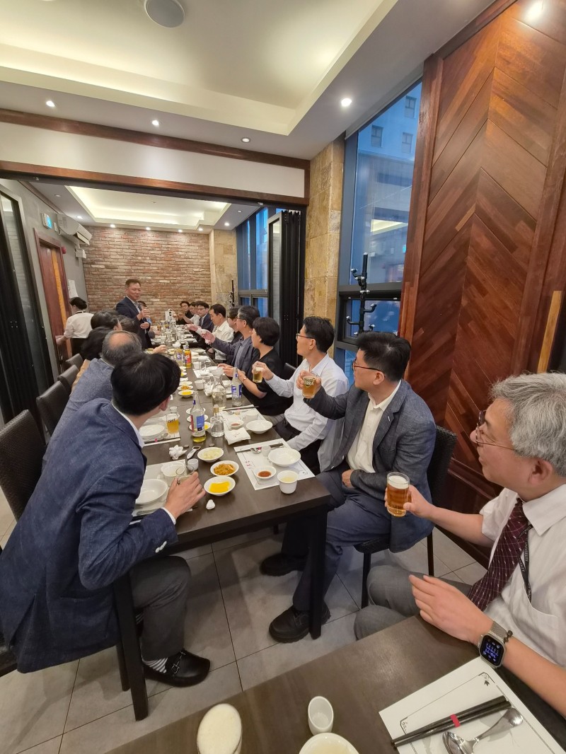 회의사진_3.jpg
